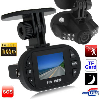 F900 Car DVR with a 2.0-inch screen and 4x zoom. It comes with a GPS antenna and a remote controller, features a 120-degree angle lens, and its screen can rotate 270 degrees