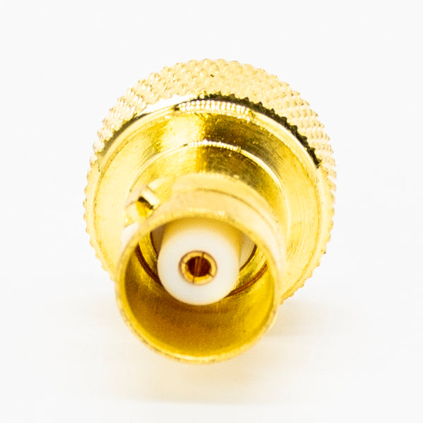 HF-Adapter Metall gerade BNC-Buchse auf SMA-Stecker frei hängend 50 Ohm