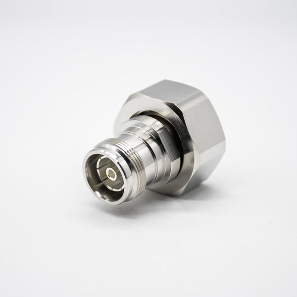 HF-Adapter Metall gerader DIN 7/16 Stecker auf 4.3/10 Buchse freihängend 50Ω