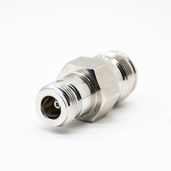 HF-Adapter Metall gerade N-Buchse auf 4.3/10-Buchse freihängend 50 Ohm